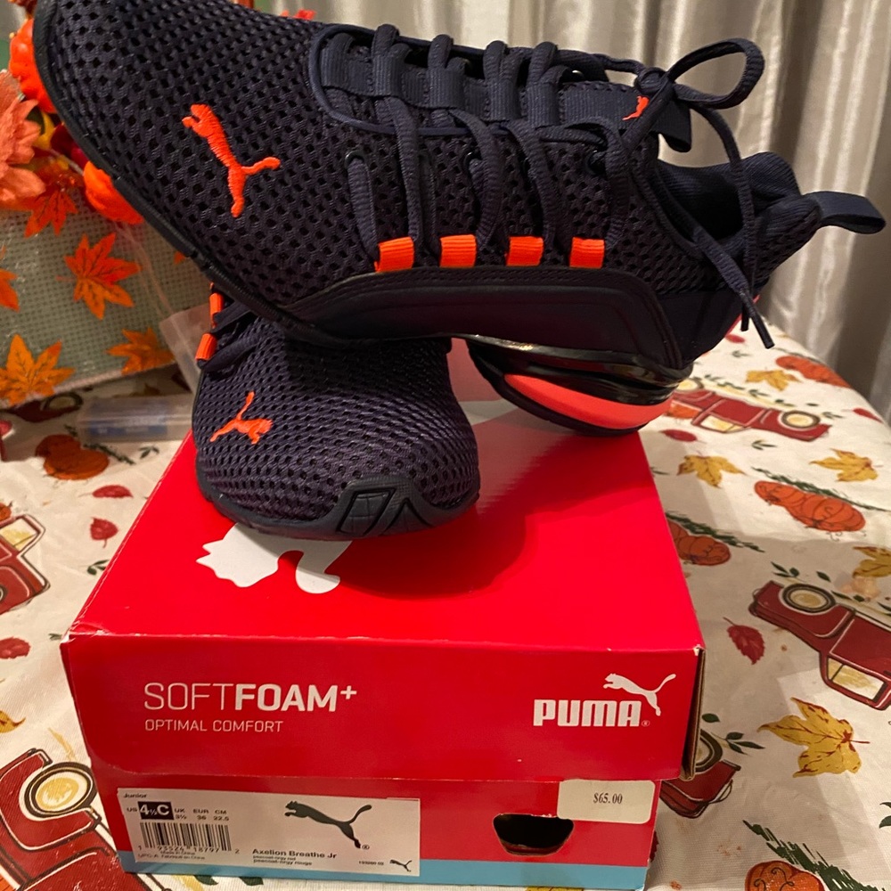 Sneakers never worn